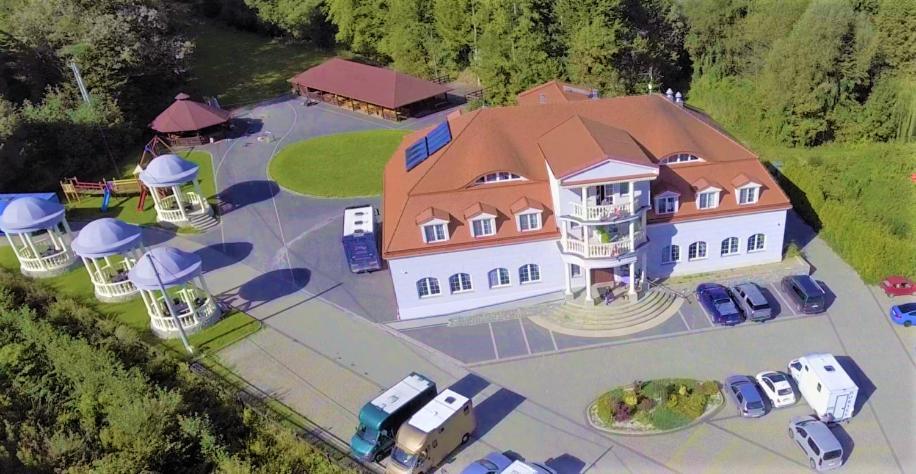 Dwor Maria Antonina Hotel Strzyzow Exterior photo