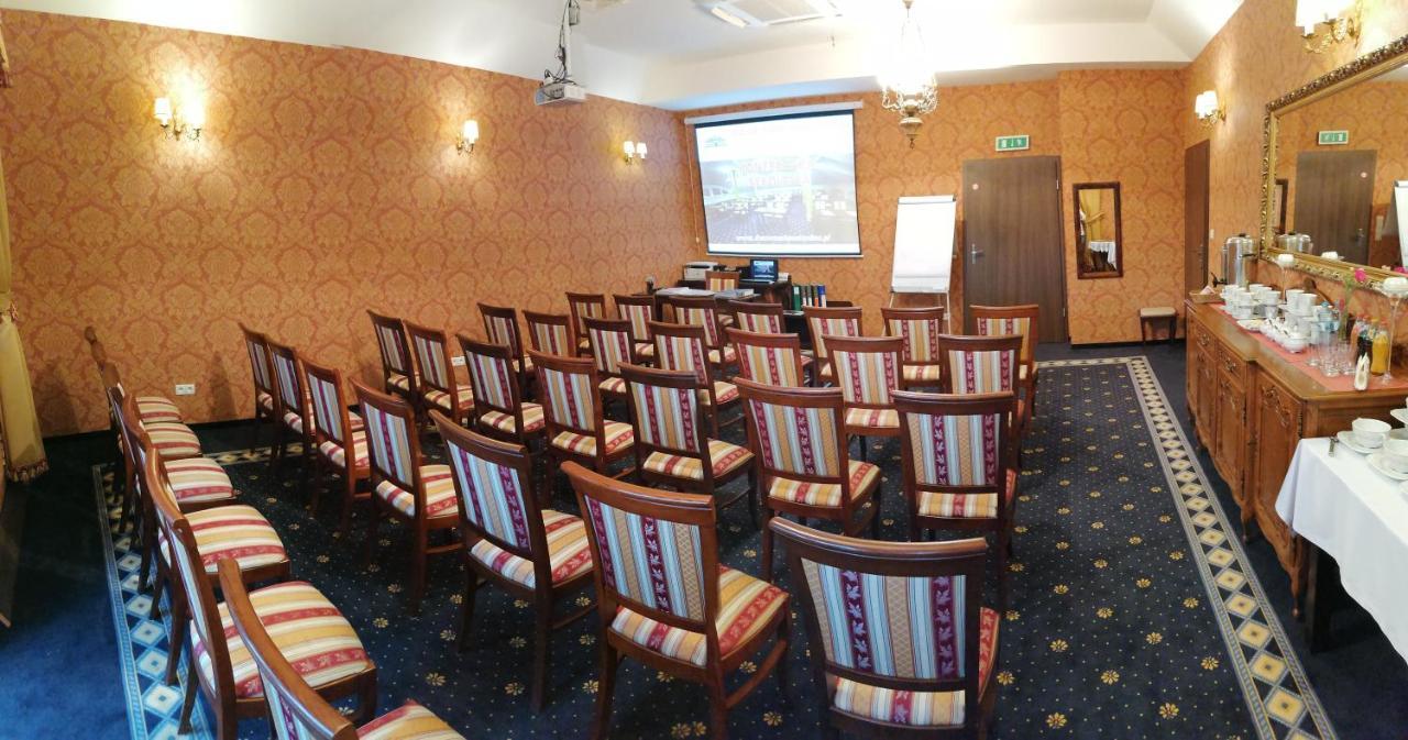 Dwor Maria Antonina Hotel Strzyzow Exterior photo